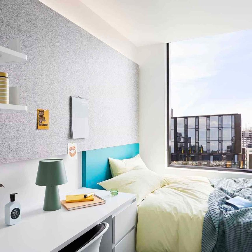 5 Bedroom Shared Bathroom, Double Bed - Photo 1