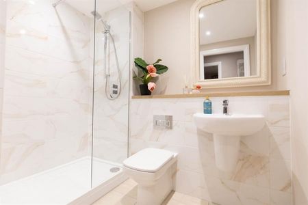 1 Bedroom Apartment To Let - Photo 2