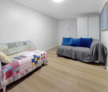 Beautifully Renovated Home - Photo 5