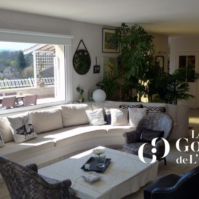 Location Maison 6 pièces 209m² FRANCHEVILLE 69340 - Photo 1
