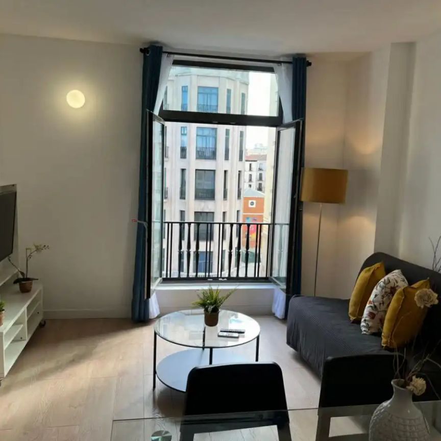 Apartamento de alquiler en Palacio - Photo 1