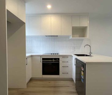 Near new townhouse! - Photo 1