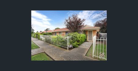 CENTRAL LOCATION - AIR CONDITIONING! - Photo 2