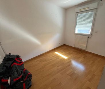 Location Appartement 4 pièces 82m² IRIGNY 69540 - Photo 2