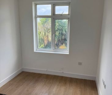 Studio Flat, Waverley Gardens, NW10 - Photo 1