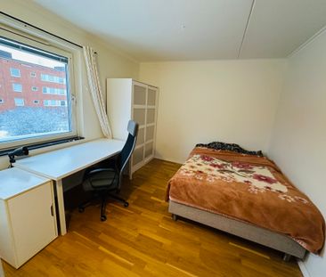 Stavangergatan, Kista - Photo 1