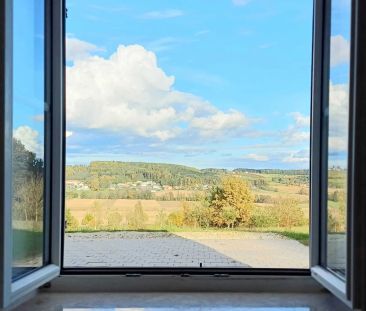 Golfplatznähe, barrierefreie 2 ZI mit schönen Ausblick, Parkplatz - Photo 1