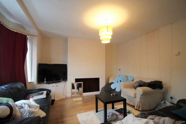 6 bedroom semi-detached house to rent - Photo 1