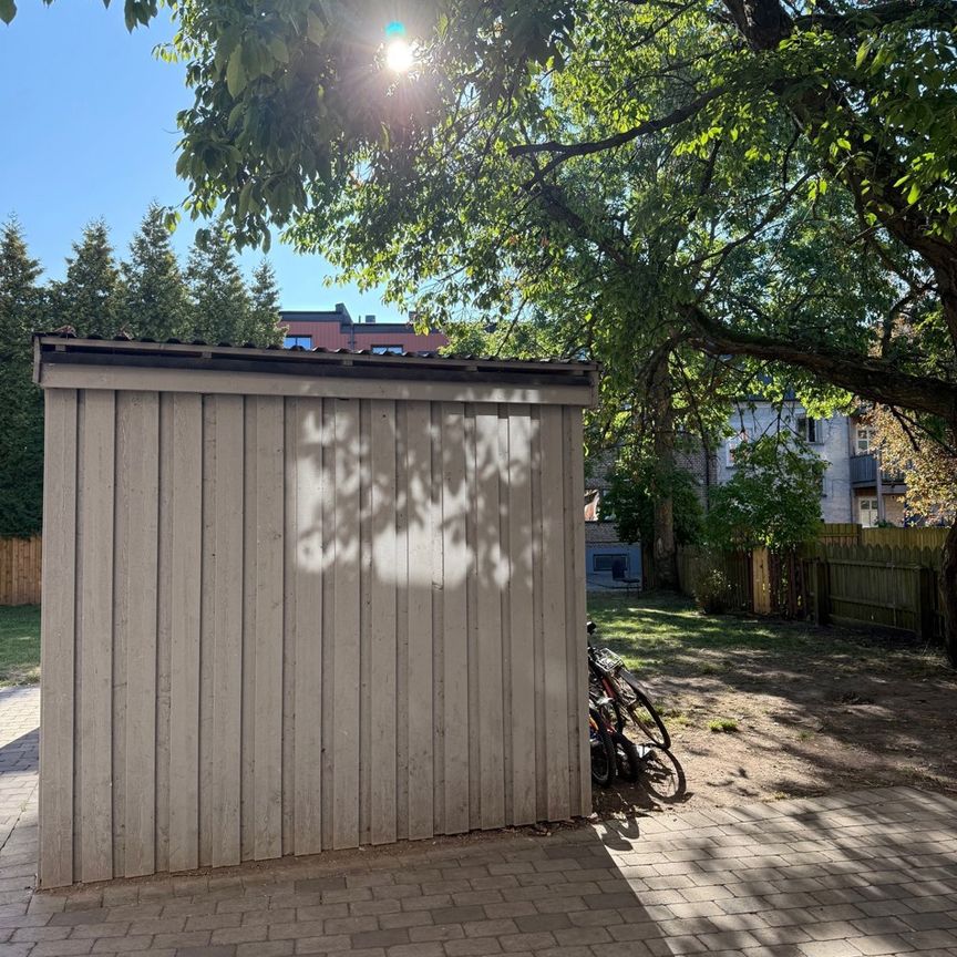 Rönnebergsgatan 18, Öster - Foto 1