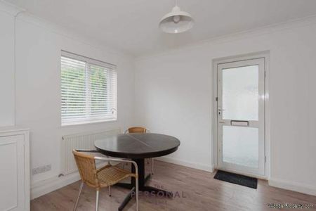 3 bedroom property to rent in Epsom - Photo 5