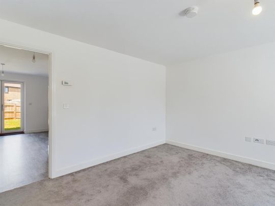 3 bedroom detached house to rent - Photo 1