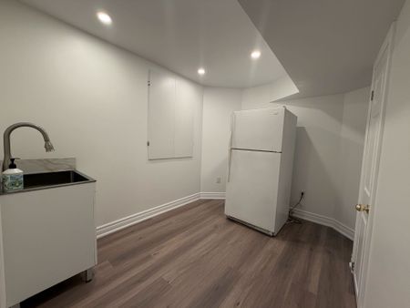 For Lease - 2400 Bankside Drive, Mississauga, Ontario - Photo 2