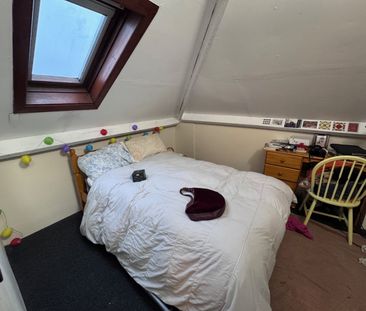 2 Bed Flat, Chesterfield Road, BS6 - Photo 3