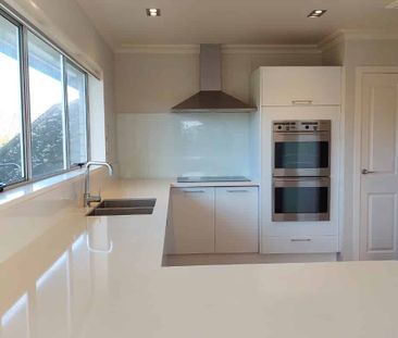 Large Family Four Bedroom Home in Matua! - Photo 3