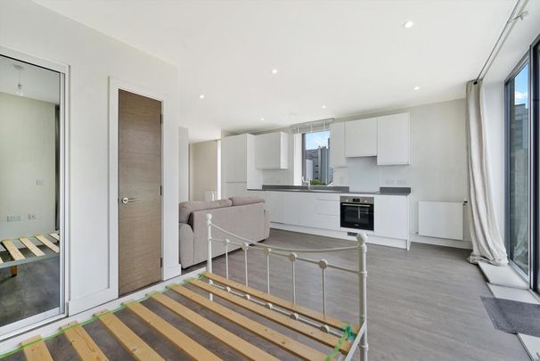 Studio to rent - Photo 1