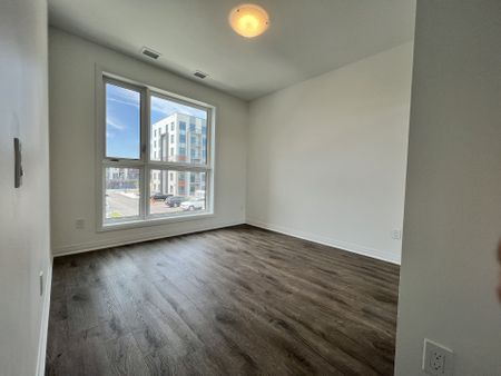 For Lease - 95 Dundas Street Unit# 204, Oakville, Ontario - Photo 5