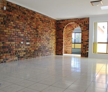 5 Quondare Close, 4127, Springwood Qld - Photo 2