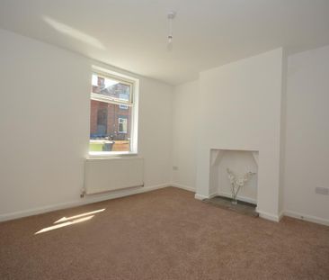 2 bedroom end of terrace house to rent - Photo 1