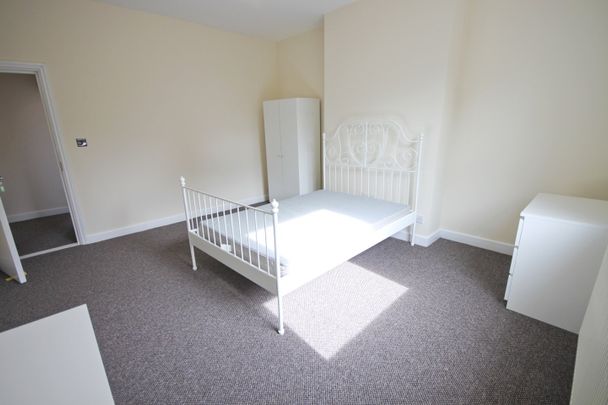 3 Bed Flat, Elm Av, NG3 - Photo 1