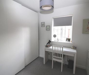 4 bedroom detached house to rent - Photo 5