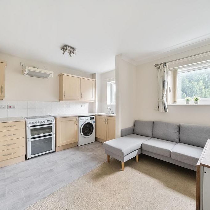 3 bedroom flat to rent - Photo 1