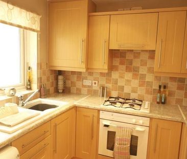 2 bedroom semi-detached house to rent - Photo 4
