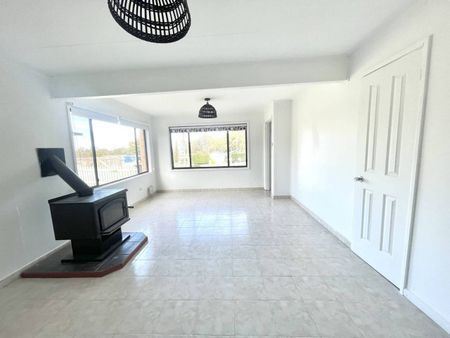 Four Bedroom Family Home - Photo 3
