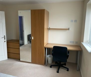 5 Bed Semi-Detached House, Long Down Avenue, BS16 - Photo 6