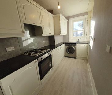 2 bedroom ground floor flat to rent - Photo 5