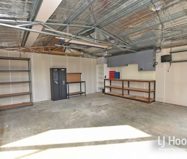 Spacious Family Home with Exceptional Entertaining & Storage - Photo 2