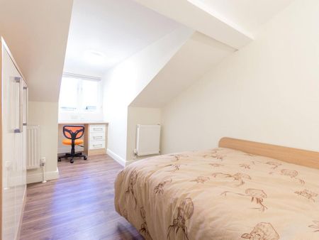 3 bedroom apartment to rent - Photo 4