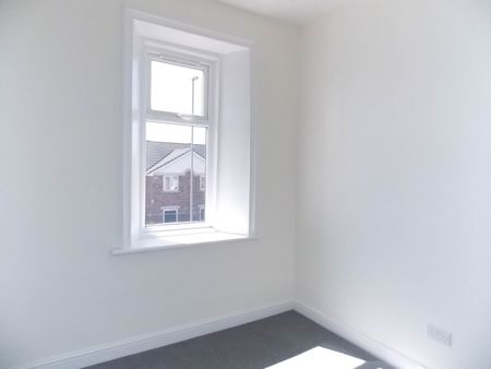 3 bed maisonette to rent in Musgrave Terrace, Pelaw, NE10 - Photo 3