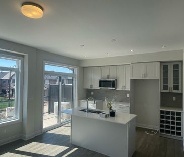 For Lease - 2180 Postmaster Drive, Oakville, Ontario - Photo 6