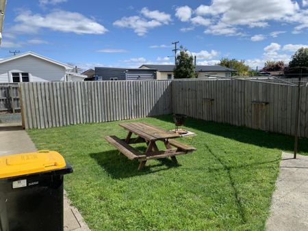 Home Sweet Home close to Richmond - move in before Christmas - Photo 5