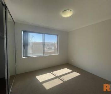 Income Limits Apply - 2 x 1 Ground floor unit - LEASE UNTIL JUNE 26... - Photo 4