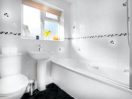 1 Bed, House - Photo 4