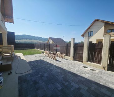 Casă / Vilă cu 4 camere de închiriat în zona Calea Romanului - Fotografie 1
