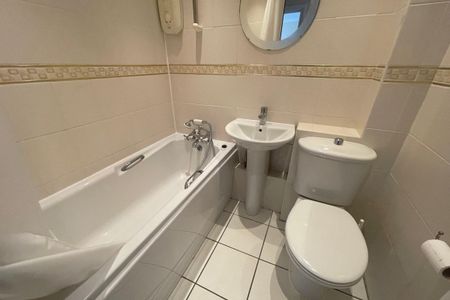 Bournemouth Road, POOLE - Photo 5