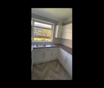 2 Bed Flat, Waldronhyrst, CR2 - Photo 4