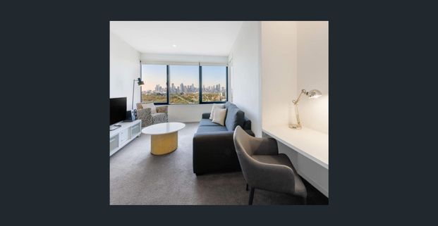 Fully Serviced Apartment living close to Universities, Hospital and few minute tram ride to Melbourne CBD - Photo 1