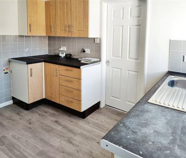 3 bedroom semi-detached house to rent - Photo 6