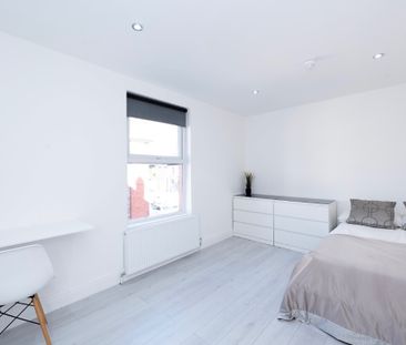 6 Bed Semi-Detached House, Lawrence Road, L15 - Photo 5