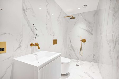 A modern two bedroom duplex flat situated in central London. - Photo 5