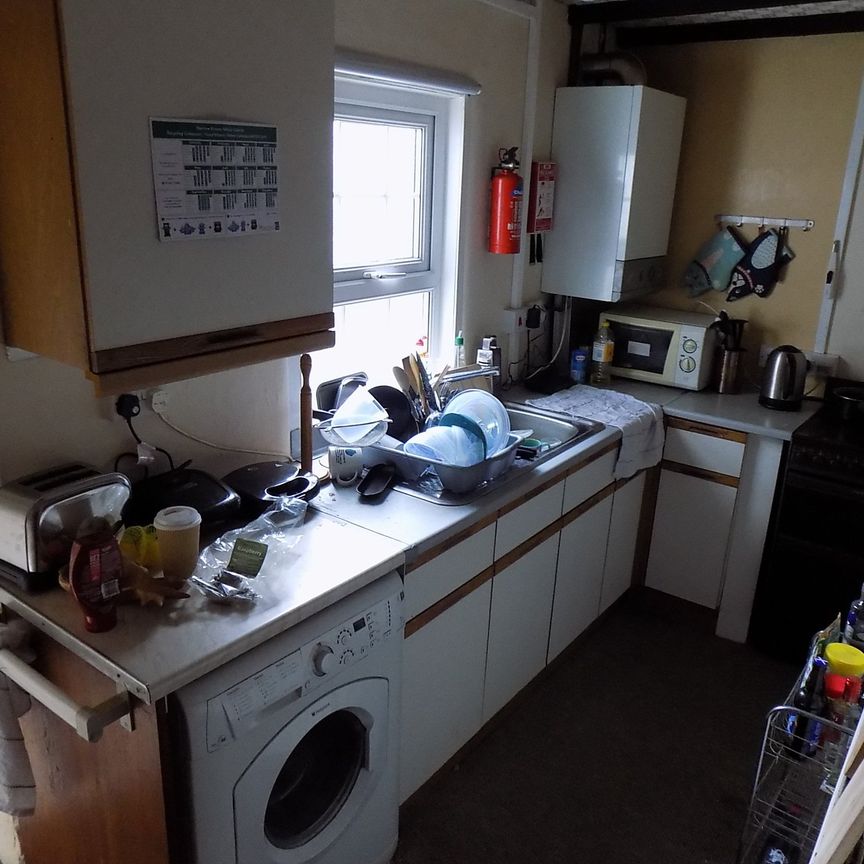 Vron Square, Bangor, Gwynedd, LL57 - Photo 1