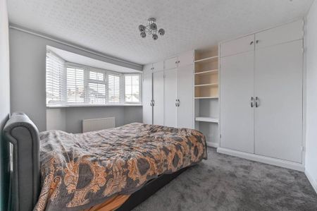 3 bedroom semi-detached house to rent - Photo 5