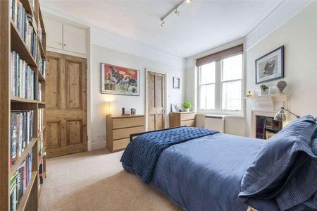 Charing Cross Road, Covent Garden, London, WC2H - Photo 4