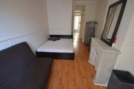 Location Appartement 4 pièces 99m² NICE 06000 - Photo 4
