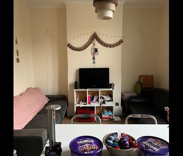Room in a Shared Flat, Cheltenham Road, BS6 - Photo 1