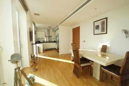 2 bedroom Penthouse to let - Photo 4