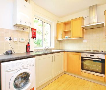 4 bedroom semi-detached house to rent - Photo 3